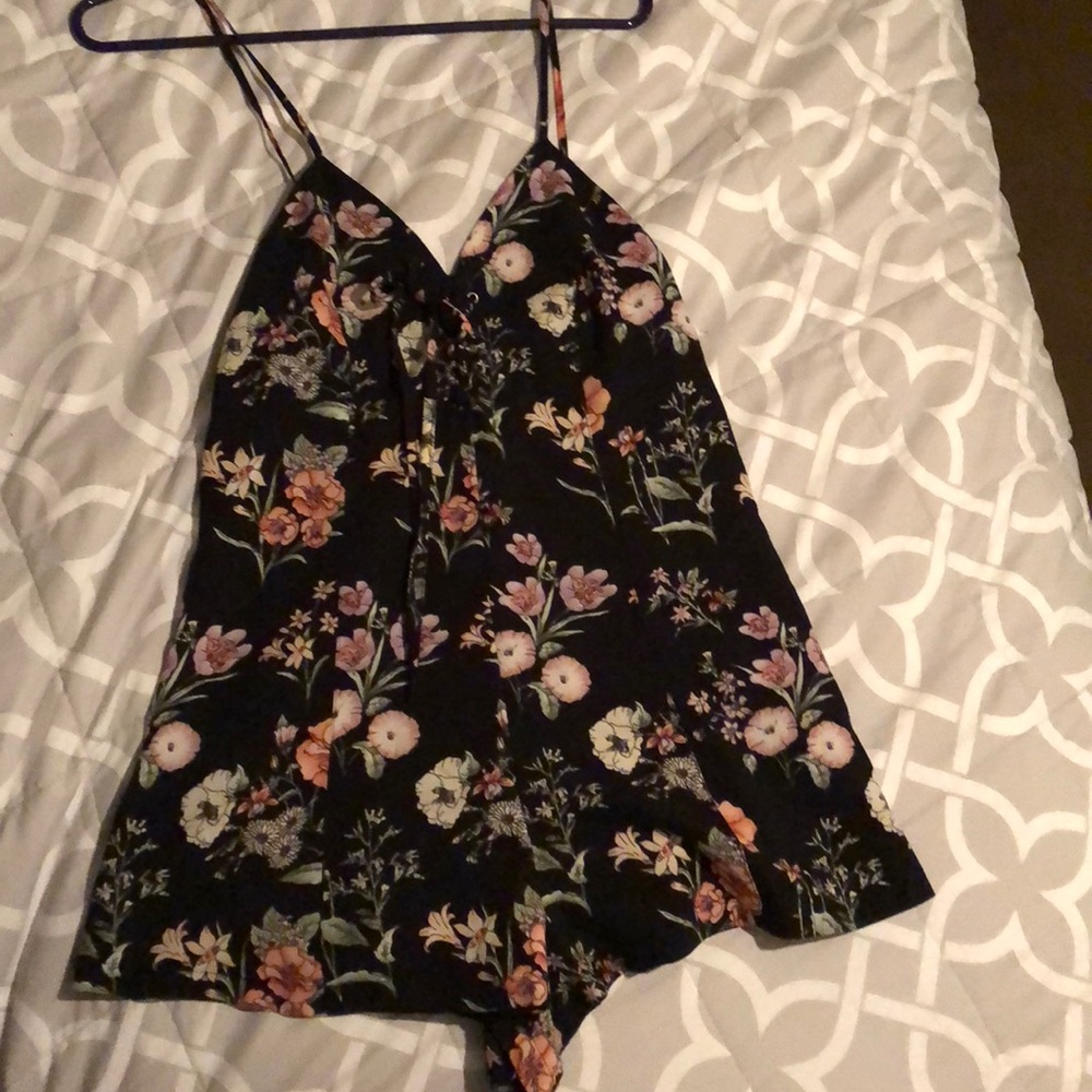 Cute floral romper!